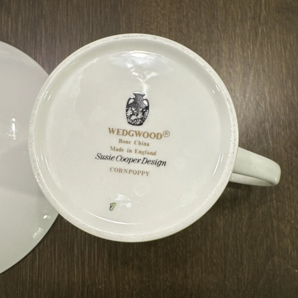 WEDGWOOD  tea cup and saucer  Susie Cooper‎ Corn poppy floral  teacup coffee cup